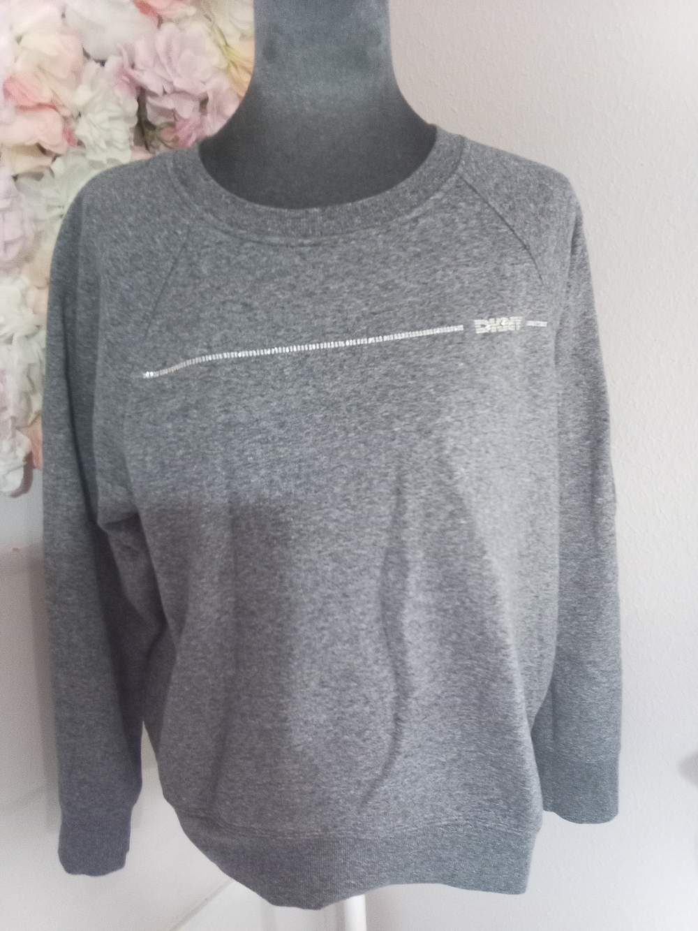 DKNY Gray Crewneck Sweatshirt with Subtle Silver Accent
